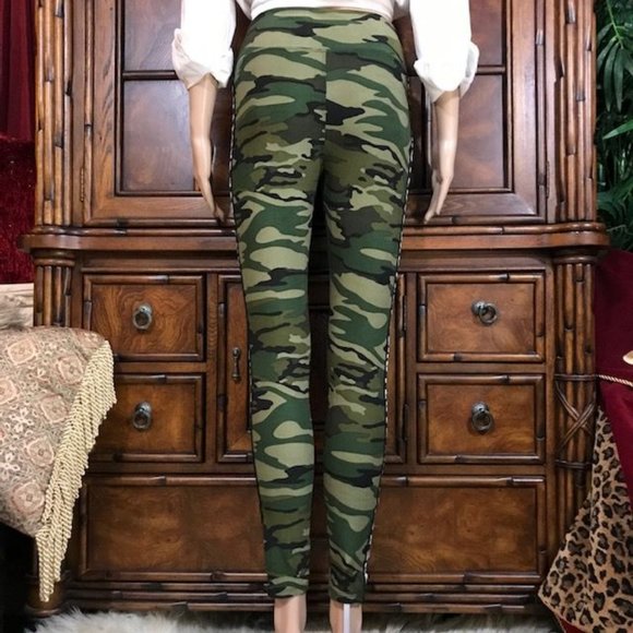 Shades of Verde Camo LOVE Brushed Legging - Picture 3 of 11